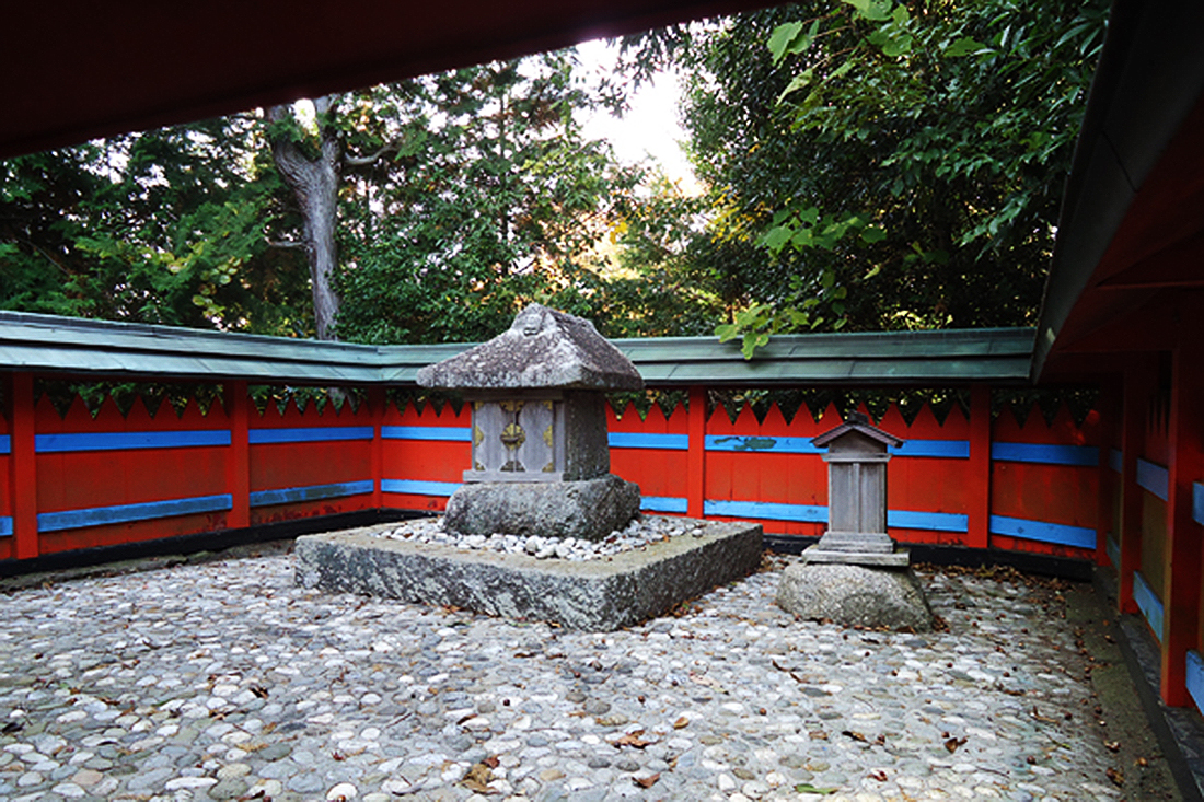 八柱神社　2