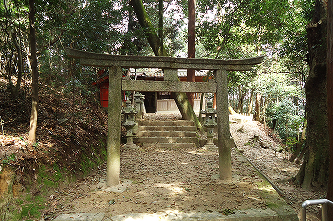 八王神社　1