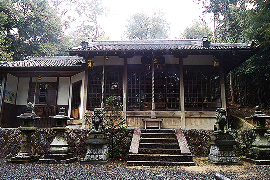 八王神社　1