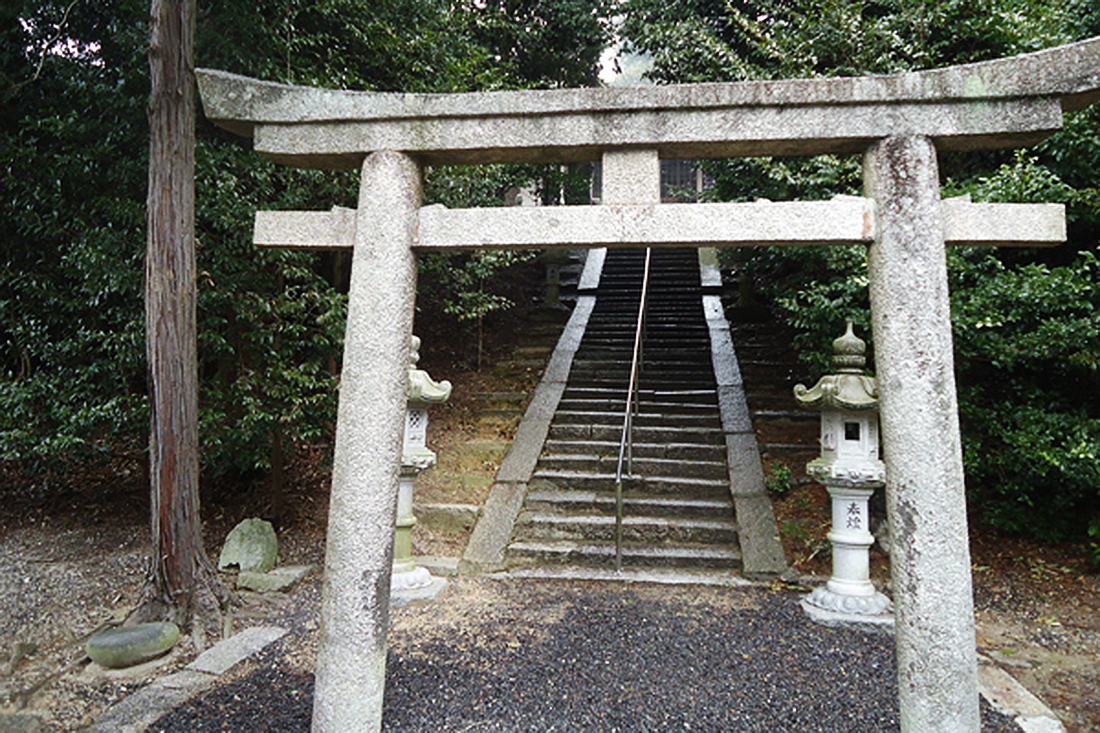 八王神社　4