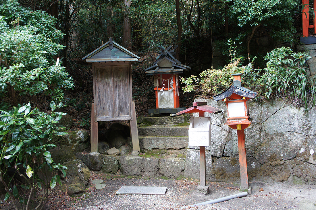 夜支布山口神社　13