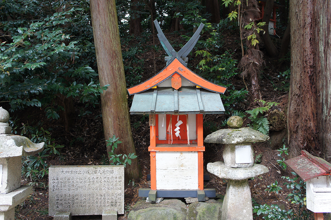 夜支布山口神社　8